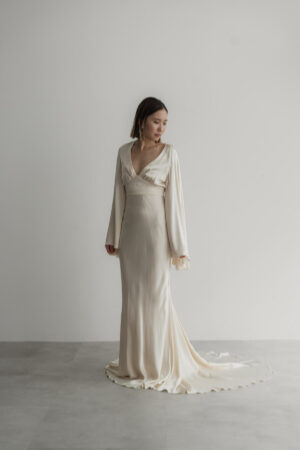 LA LUNE BACKLESS GOWN