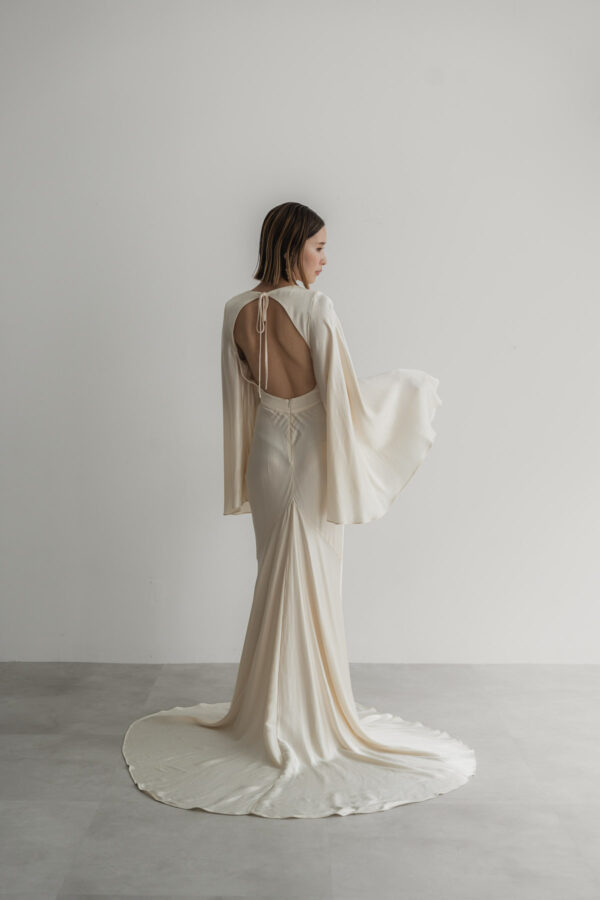 LA LUNE BACKLESS GOWN - 画像 (2)