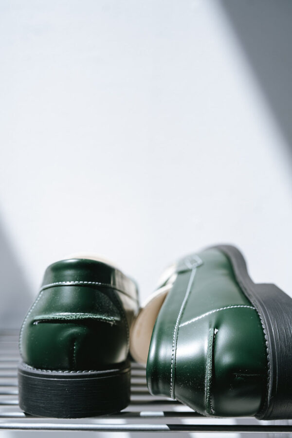 Wilde Green + White Penny Loafer - 画像 (4)