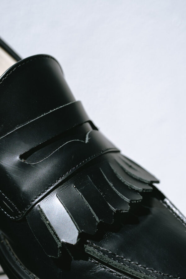 Wilde Black Fringe Penny Loafer - 画像 (3)